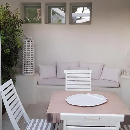 Casa Mirella 公寓 *